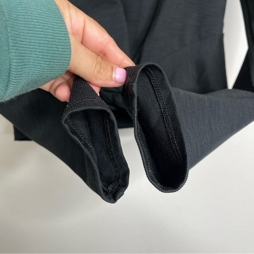 Beyond Yoga Heather Rib Groove Long Sleeve Twist Cropped Top Black Heather Sz M - Picture 9 of 16